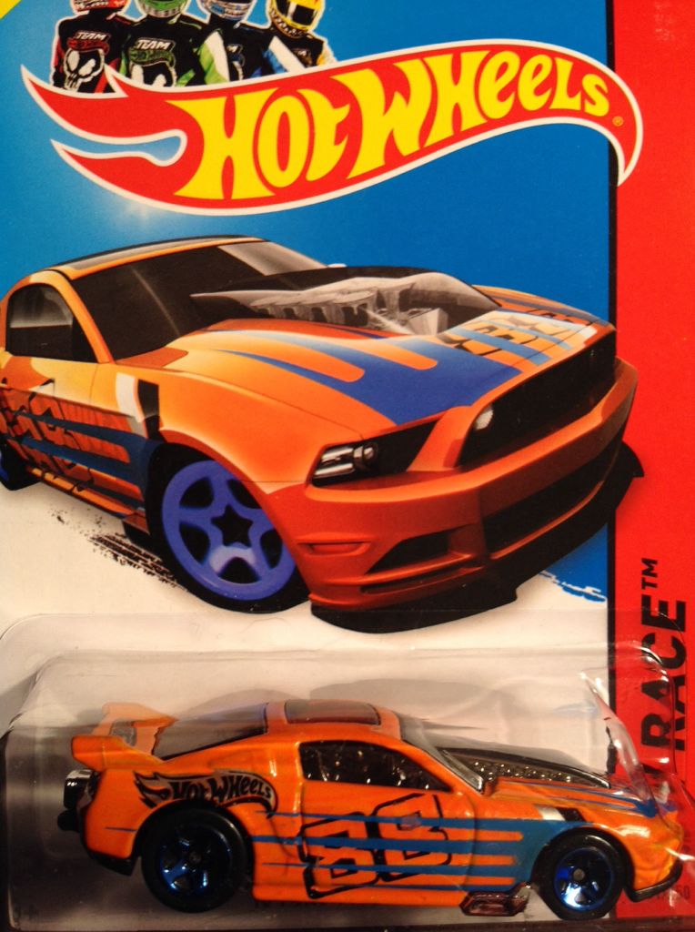 2013 Ford Mustang GT - HW Race 2014 toy car collectible - Main Image 1