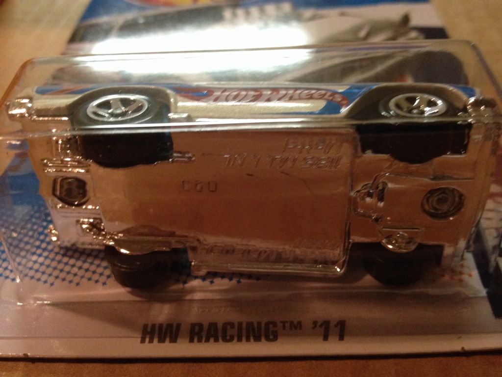 Photo - HW Racing ’11 toy car collectible - Main Image 2