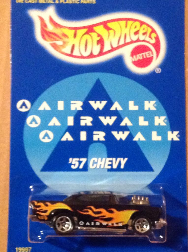 Photo - Airwalk toy car collectible - Main Image 1