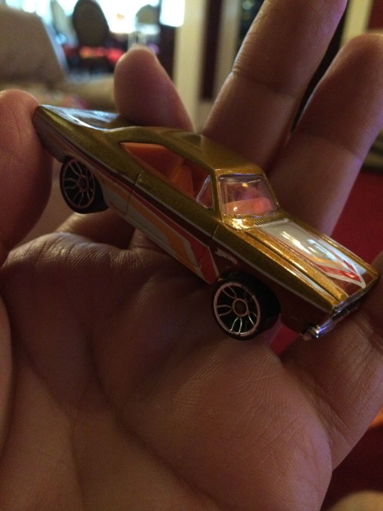70 Plymouth Roadrunner - 2010 Nightburnerz toy car collectible - Main Image 2