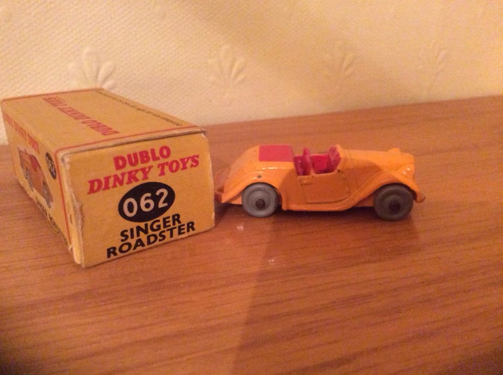 Dublo Dinky Toy  toy car collectible - Main Image 2