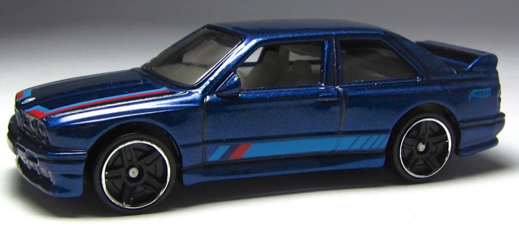 92 BMW M3 - 2014 - HW Workshop - All Stars toy car collectible - Main Image 2