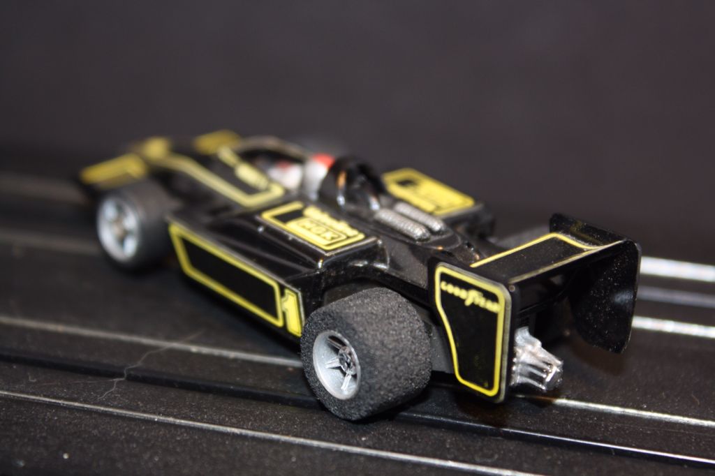 Lotus F1 - Super G Plus toy car collectible - Main Image 2