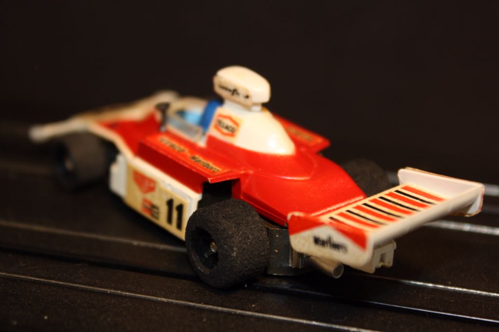 McLaren F1 - HW Exotics toy car collectible - Main Image 2