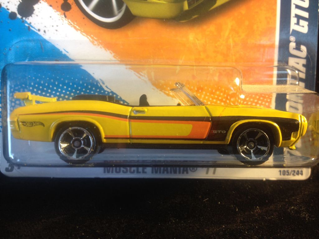 70 Pontiac GTO - 2011 Muscle Mania toy car collectible - Main Image 2