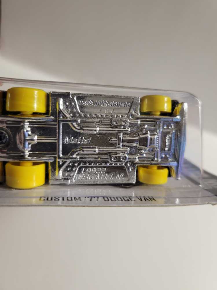 Custom ’77 Dodge Van - HW City toy car collectible - Main Image 3