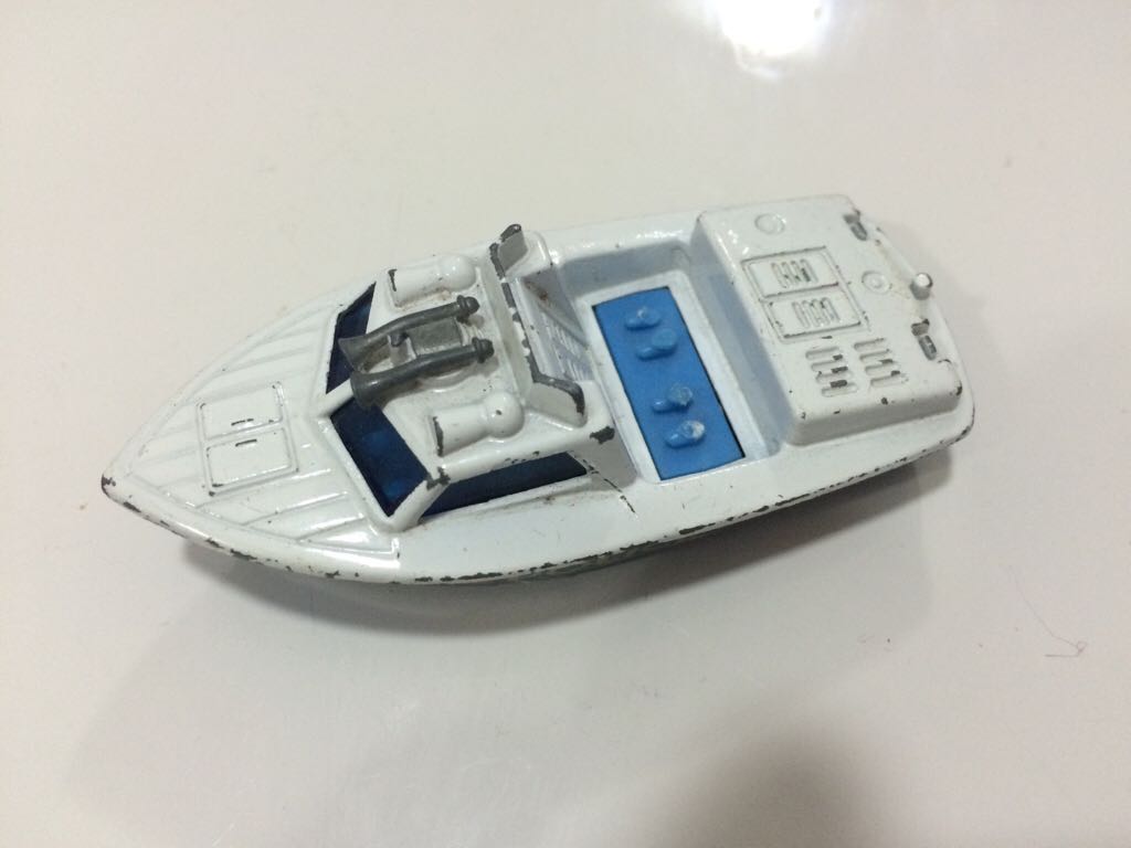 Police Launch - Matchbox Superfast toy car collectible - Main Image 2