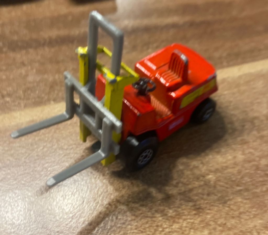 Matchbox Superfast 15 - Fork Lift - Matchbox Superfast toy car collectible - Main Image 2