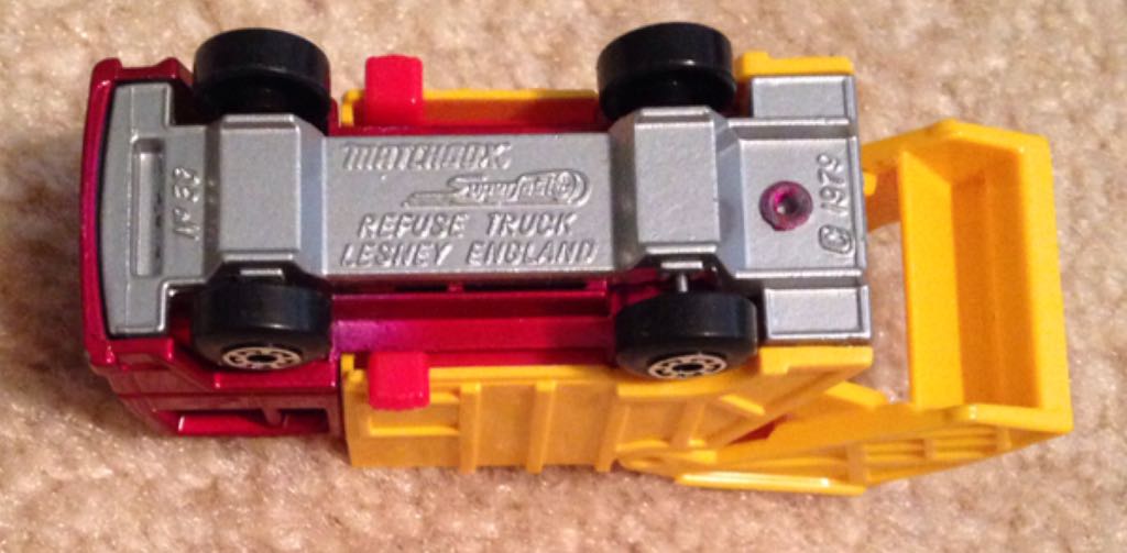 Refuse Truck - Matchbox Superfast toy car collectible - Main Image 2