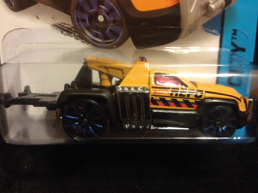 Repo Duty - 2014 - HW City - City Works toy car collectible - Main Image 2