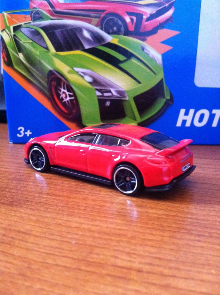 Panamera - Hot Wheels Gift Pack 9-Pack toy car collectible - Main Image 2