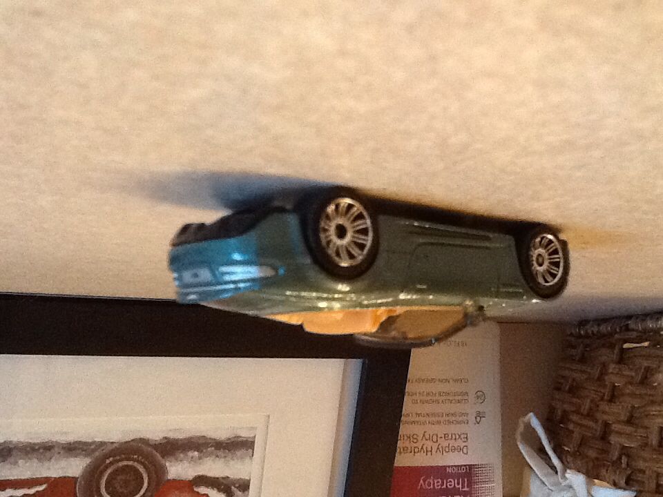 Aston Martin DBS - Matchbox toy car collectible - Main Image 2