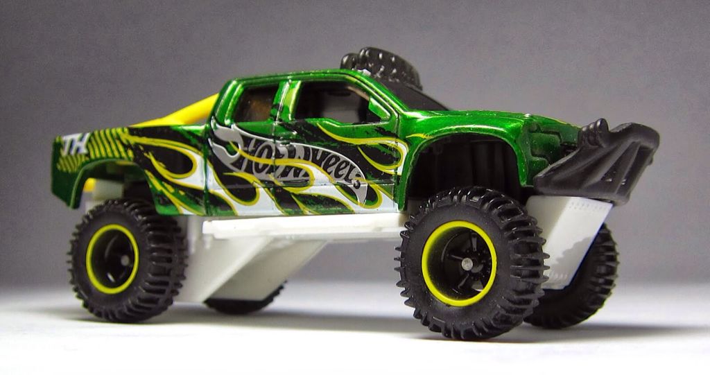 Super Sandblaster - Super Treasure Hunt toy car collectible - Main Image 2