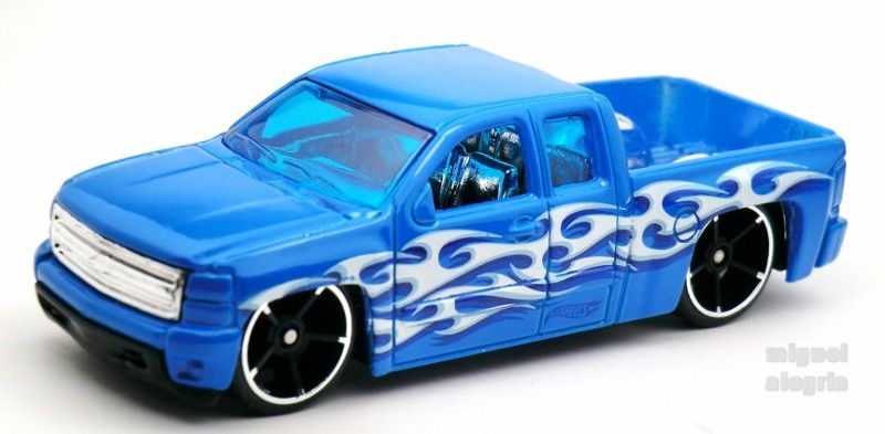 ’14 Chevy Silverado 1500 12/18 - 2013 HW Off-Road toy car collectible - Main Image 2