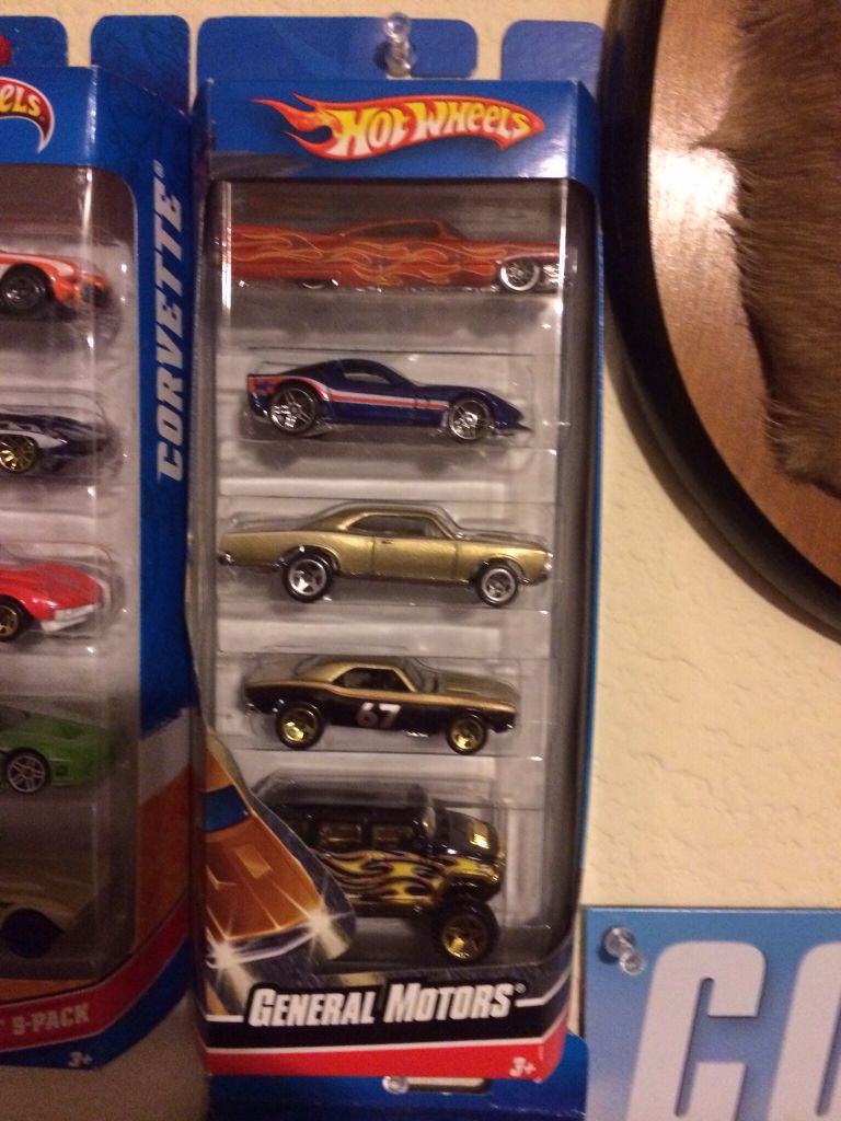 Hot Wheels - General Motors 5-Pack toy car collectible - Main Image 1