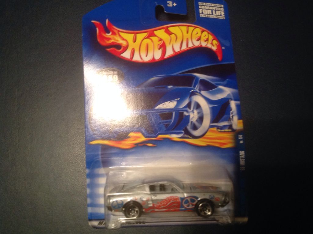 Hot Wheels - Hippie Mobile Series toy car collectible - Main Image 1