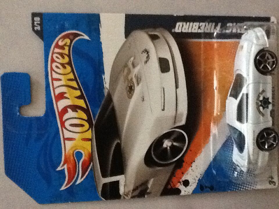 Pontiac Firebird (Loose) - HW Main Street ’11 toy car collectible - Main Image 2