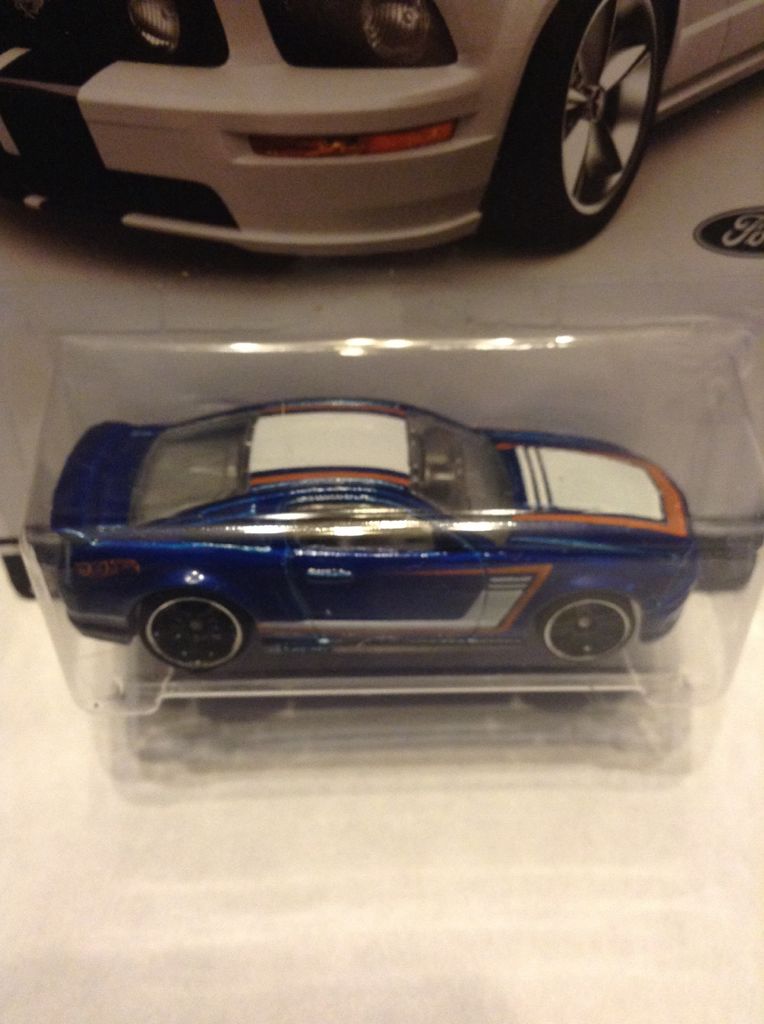 ’07 Ford Mustang - 2014 - HW Mustang 50 Years toy car collectible - Main Image 2