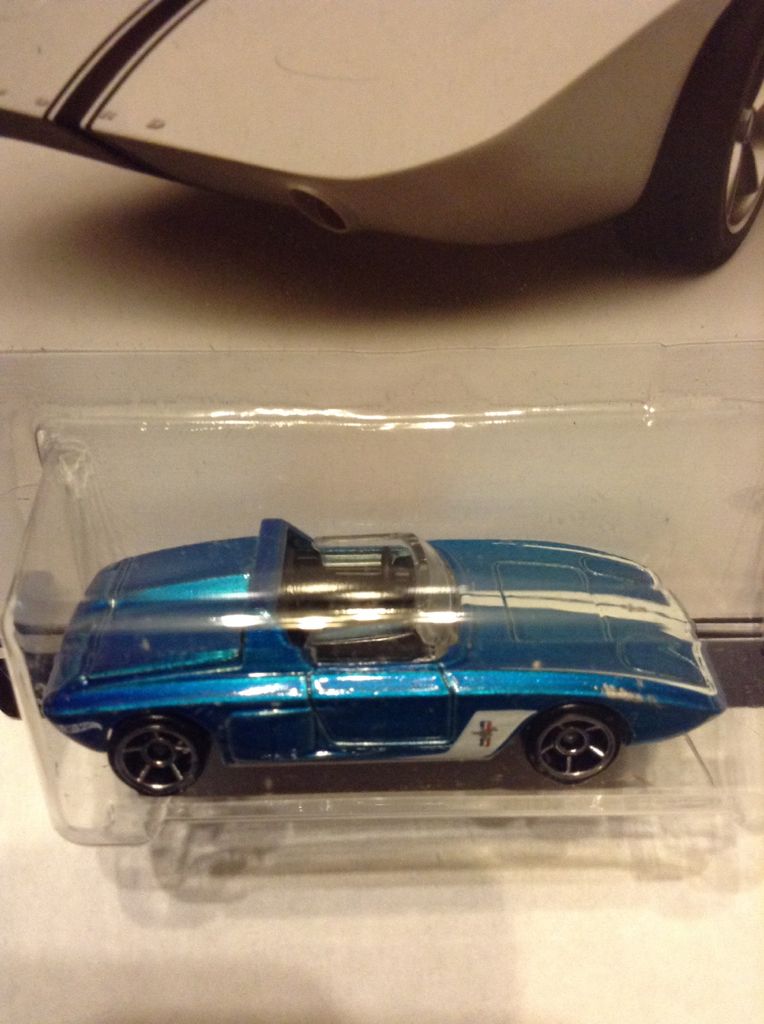 1962 Ford Mustang Concept - HW - Mustang Fifty Years toy car collectible - Main Image 2