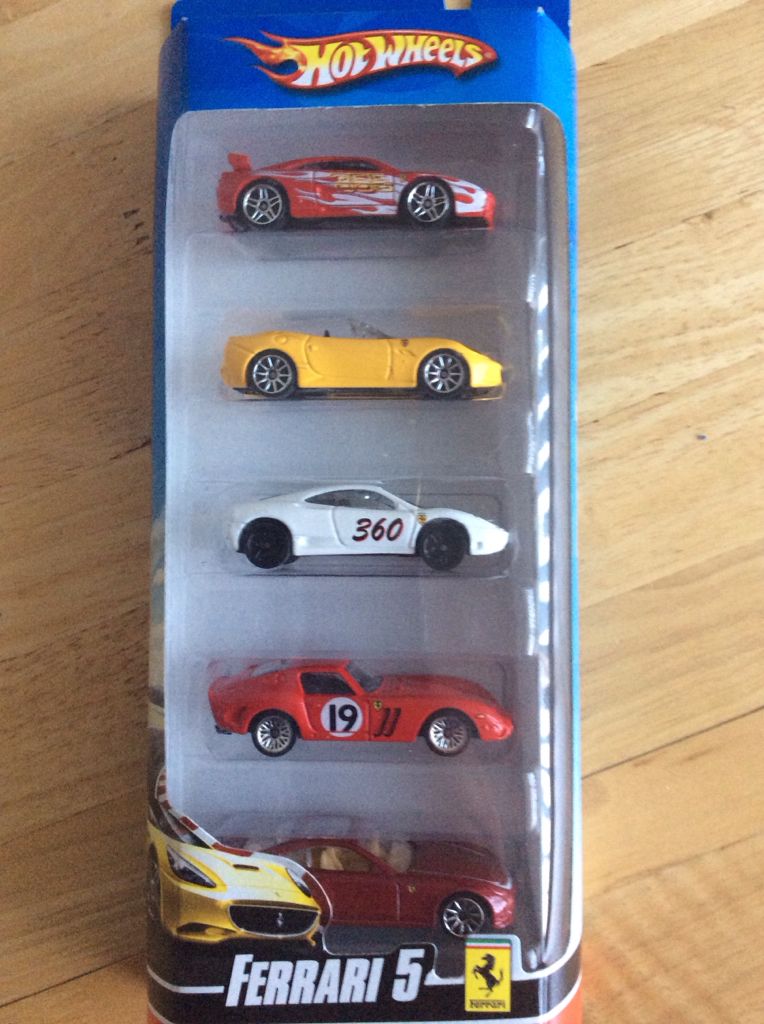 Ferrari 5 5-Pack  toy car collectible - Main Image 1