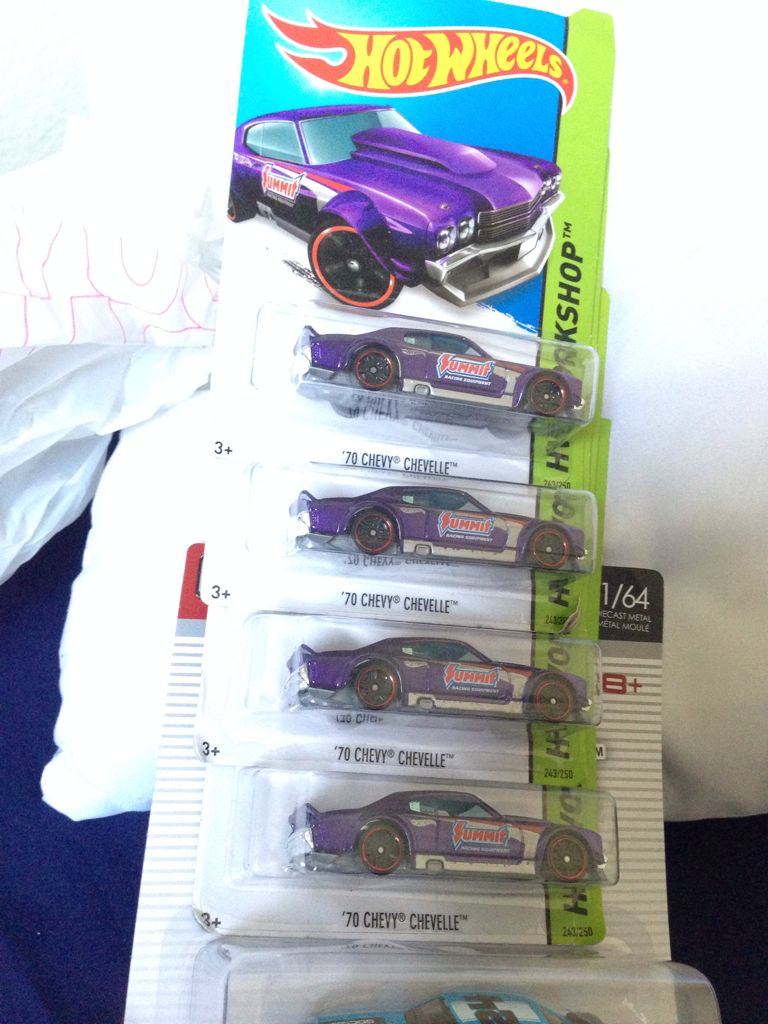 ’70 Chevy Chevelle - 2014 HW Workshop toy car collectible - Main Image 2