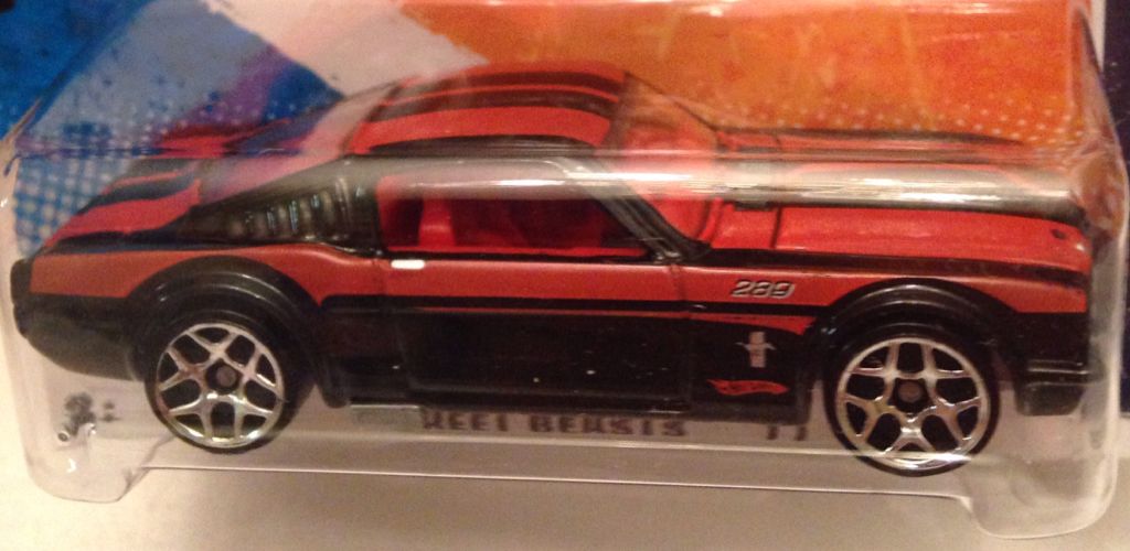 Ford Mustang Fastback - Street Beasts toy car collectible - Main Image 2