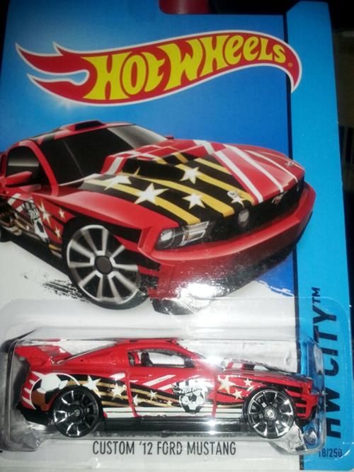 Custom 12 Ford Mustang - HW City - Goal toy car collectible - Main Image 2