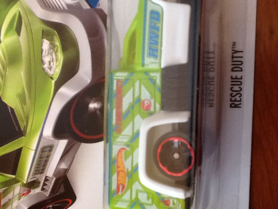 Rescue Duty(Treasure Hunt) - HW City toy car collectible - Main Image 2