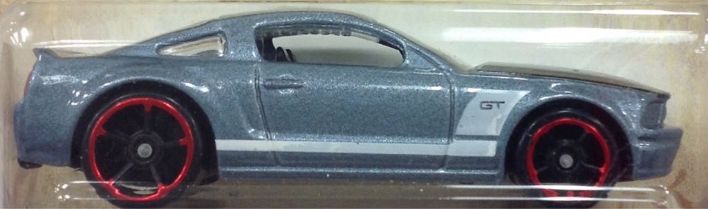 Ford Mustang GT - The 00’s toy car collectible - Main Image 2