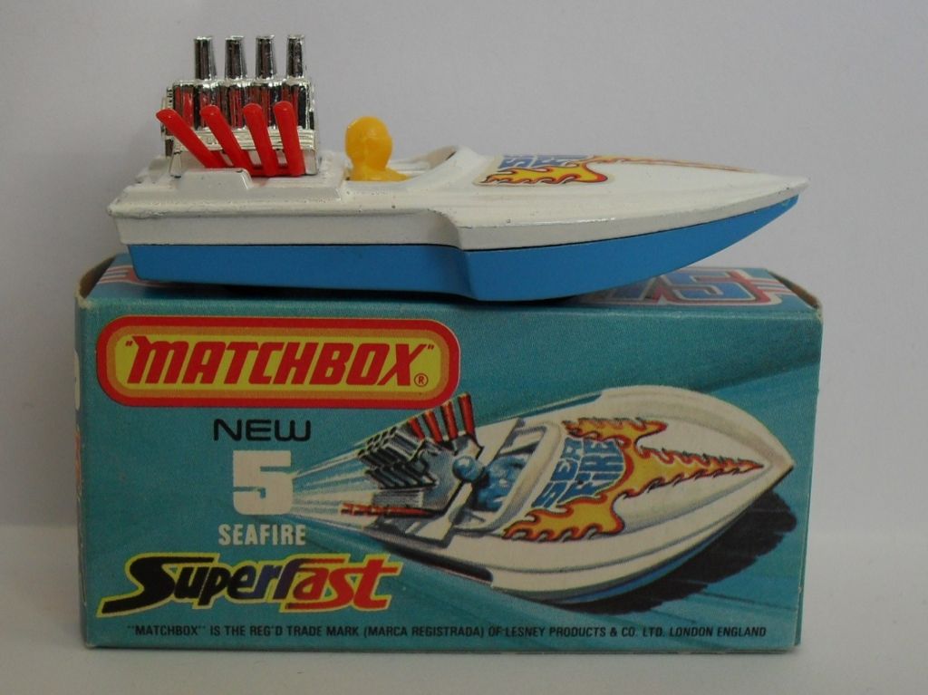 Boat  - Water toy car collectible - Main Image 1