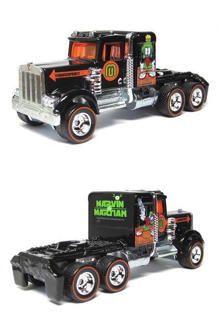 Kenworth W900 (Marvin the Martian)(Loose) - HW Pop Culture Looney Tunes toy car collectible - Main Image 2