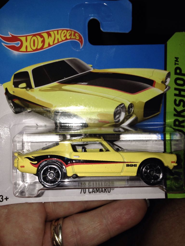 1970 Camaro - HW Workshop: Muscle Mania toy car collectible - Main Image 2