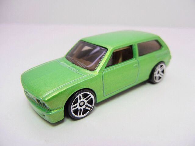 Volkswagen Brasília - 2011 HW Premiere toy car collectible - Main Image 2