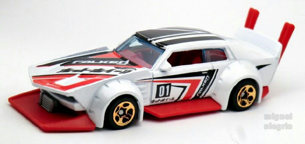 Mad Manga - Night Burnerz toy car collectible - Main Image 2