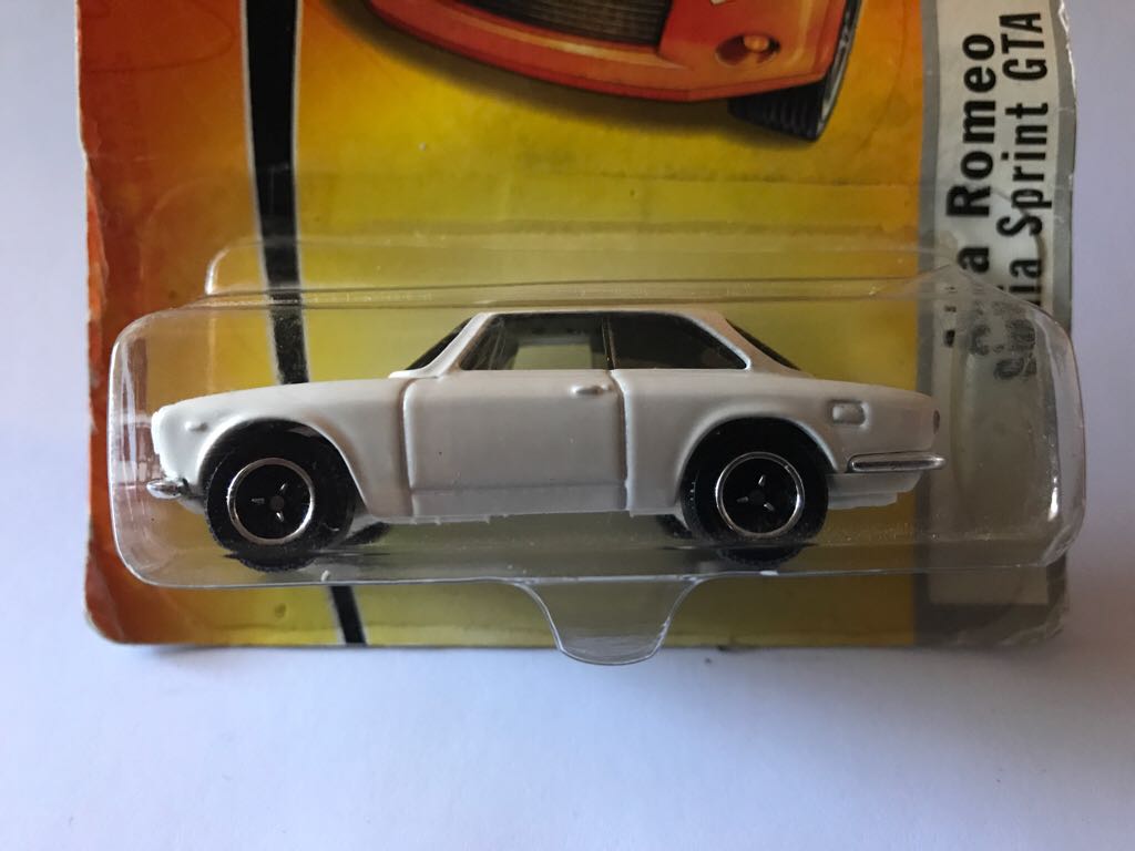 Alfa Romeo Giulia Spint GTA - Matchbox toy car collectible - Main Image 2