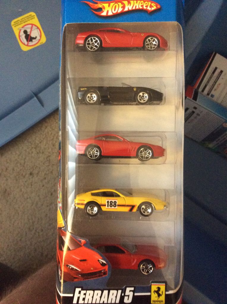 Ferrari 5 Pack - Hot Wheels - Ferrari 5-Pack toy car collectible - Main Image 1