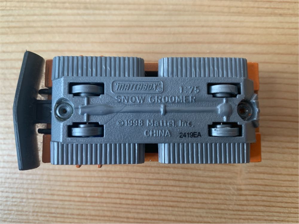 Snow Groomer - MBX Wilderness Adventure toy car collectible - Main Image 3