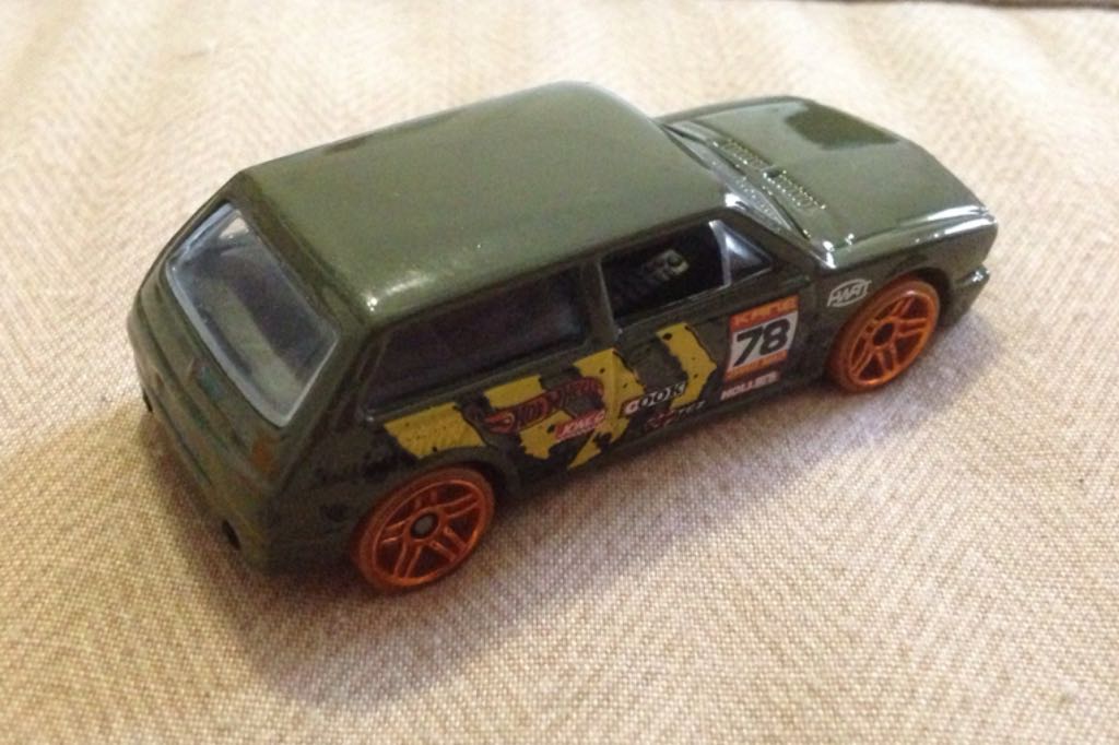 Volkswagen Brasilia - Jungle Rally 5-Pack toy car collectible - Main Image 2