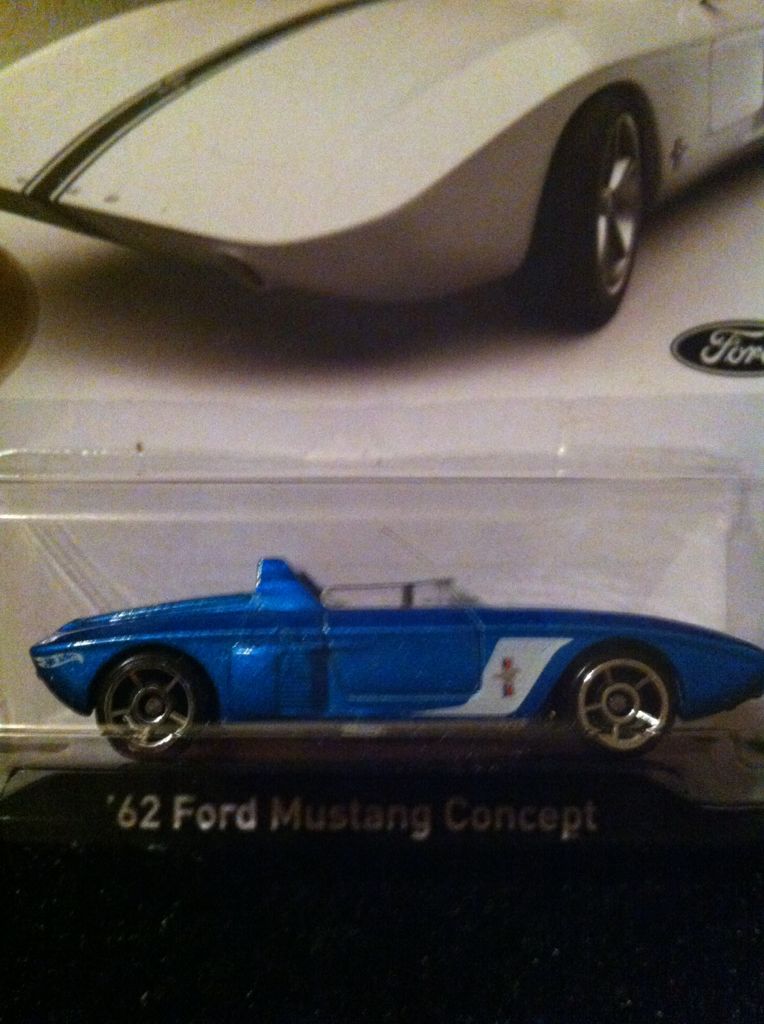 ’62 Ford Mustang Concept - Mustang Fifty Years toy car collectible - Main Image 2