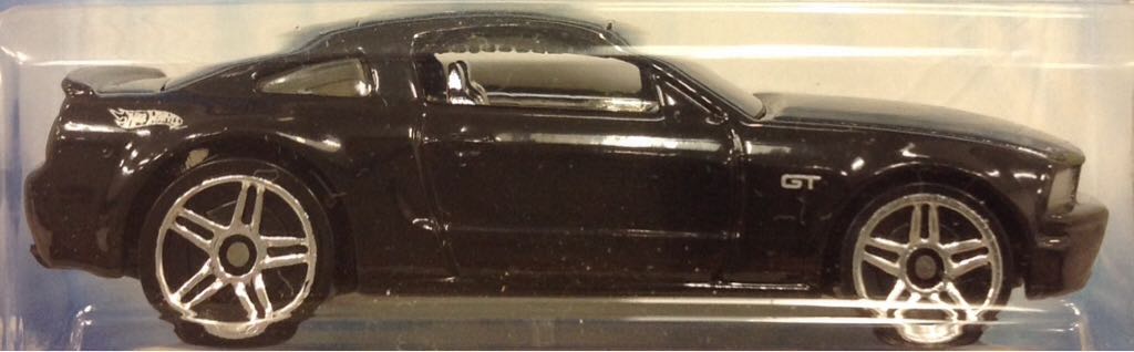 2005 Ford Mustang GT - 2005 First Editions: Realistix toy car collectible - Main Image 2