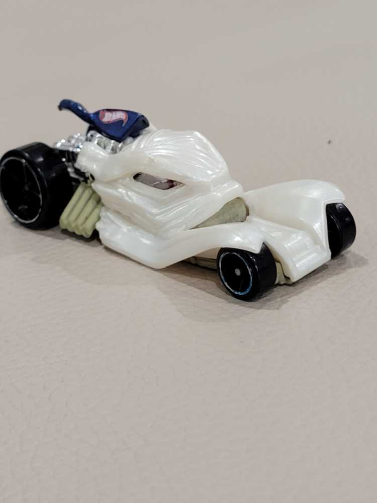 Tomb Up - 2014 Hw City toy car collectible - Main Image 3