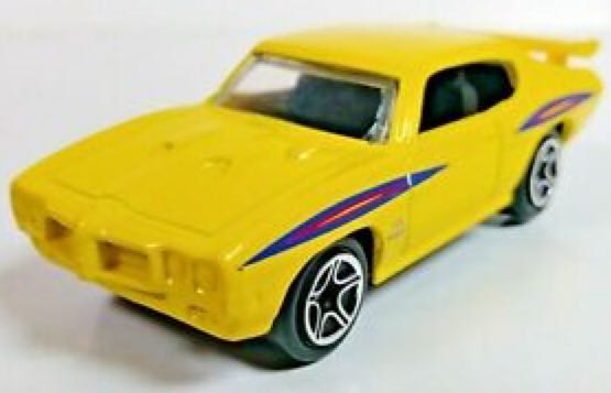 Pontiac GTO - Classic Decades toy car collectible - Main Image 2