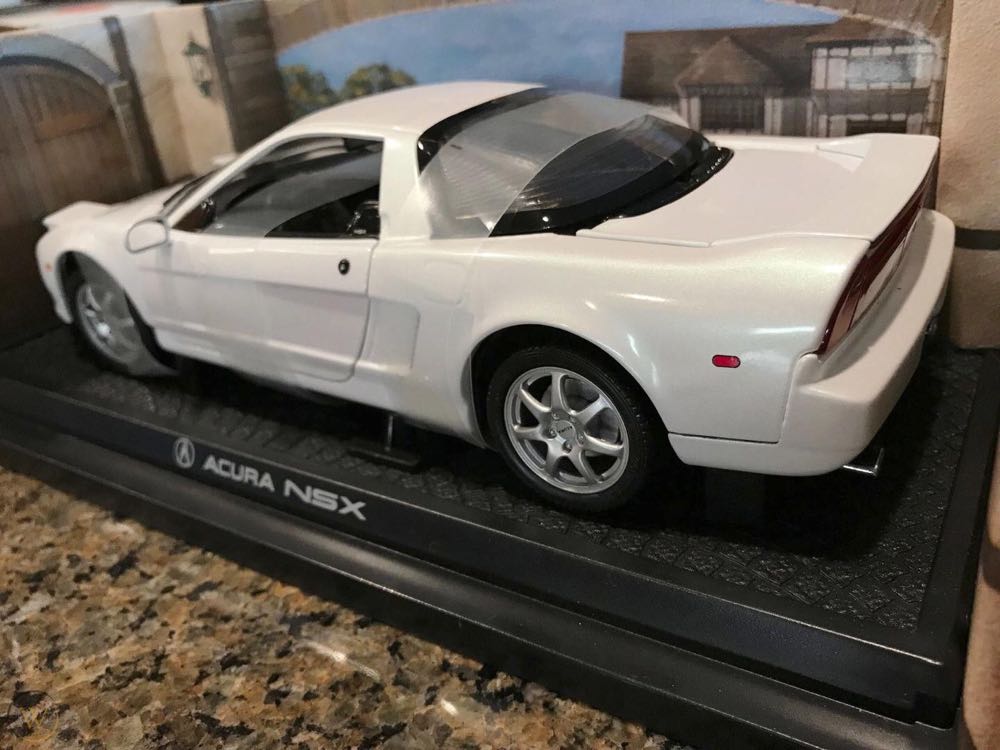 Kyosho - 1:18 Scale Die-Cast Car Series toy car collectible - Main Image 2