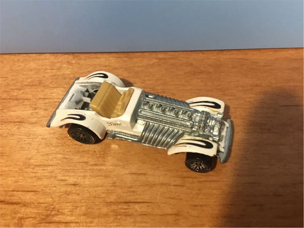 1970 Sweet 16 White & Gold Original  toy car collectible - Main Image 3