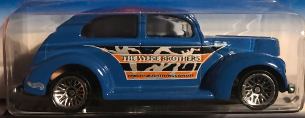 027 - Fat Fendered 40 - HW Circus On Wheels toy car collectible - Main Image 2