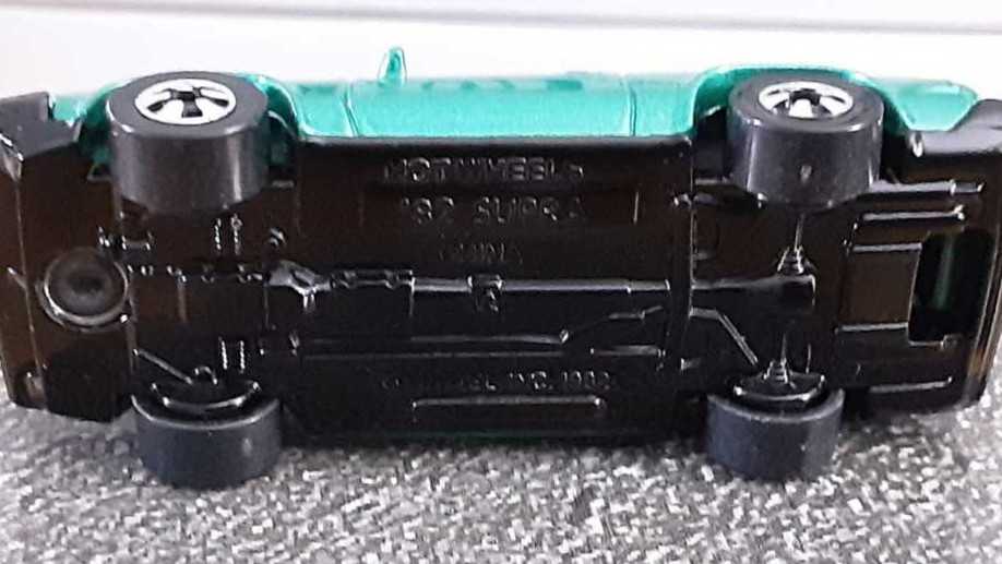 Toyota Supra ’82 - The Hot Ones toy car collectible - Main Image 3