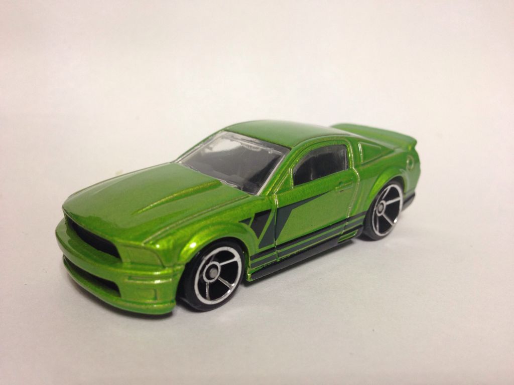 ’07 Ford Mustang - HW Showroom - 2013 toy car collectible - Main Image 1