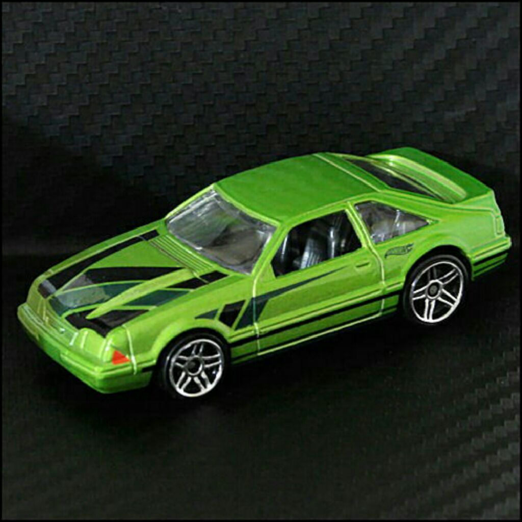 ’92 Ford Mustang - HW Mustang 50th toy car collectible - Main Image 2
