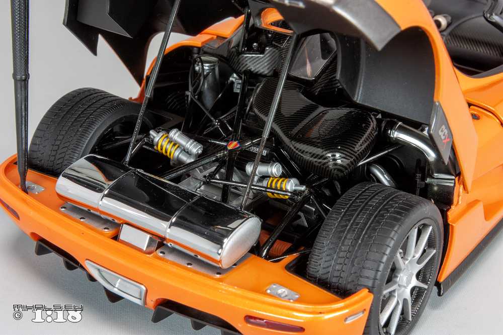 Koenigsegg CCX - Signature toy car collectible - Main Image 3