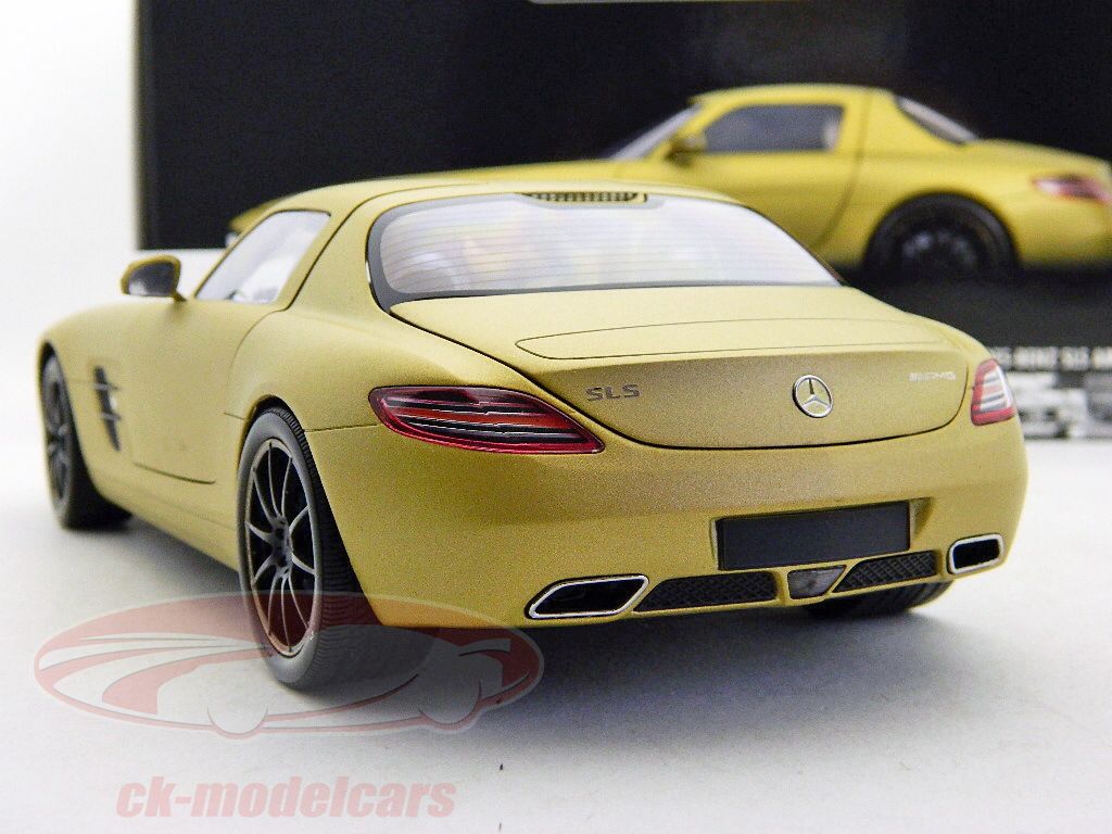 Mercedes-Benz SLS AMG  toy car collectible - Main Image 2